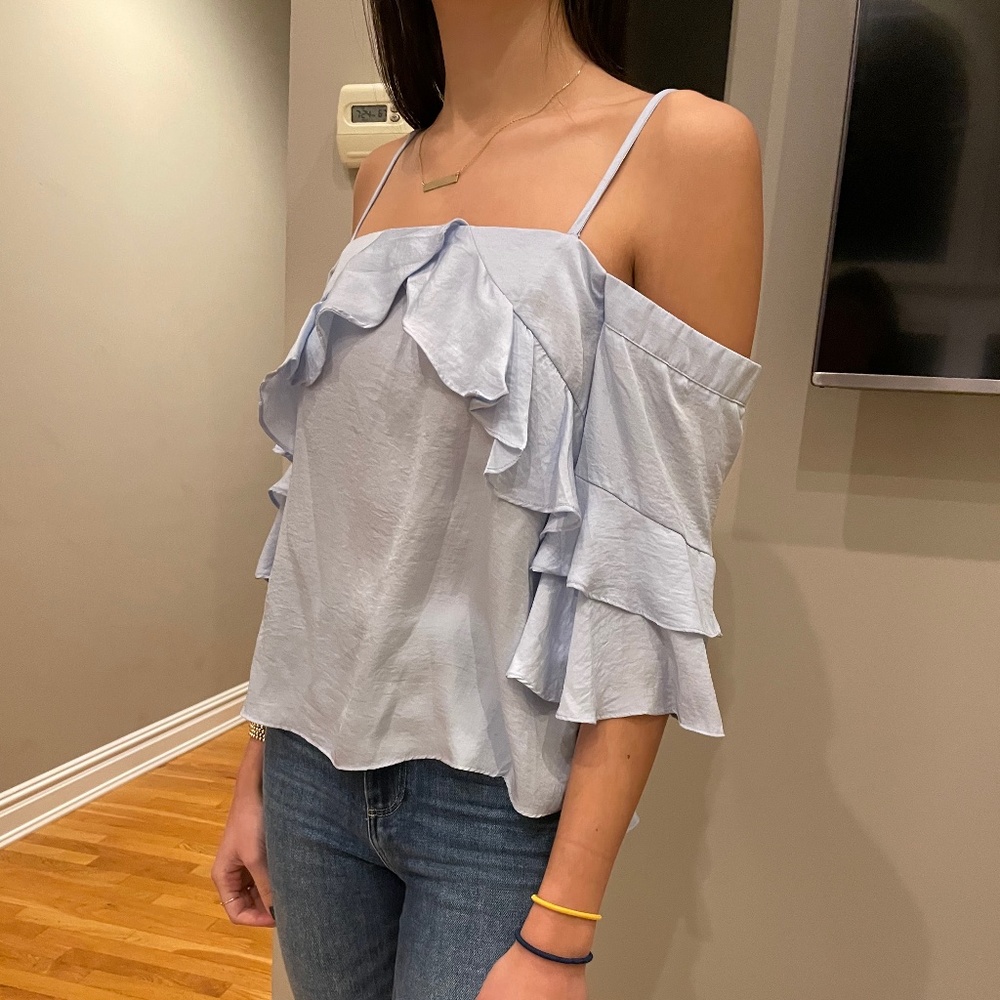 DO+BE Ruffle Top - Picture 2 of 4